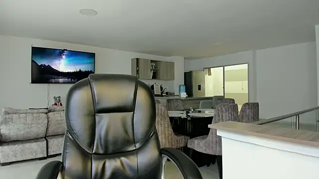 Snapshot of Frank_Farrell chatting on March 13, 9:16 pm Frank Farrell online show from March 13, 9:16 pm