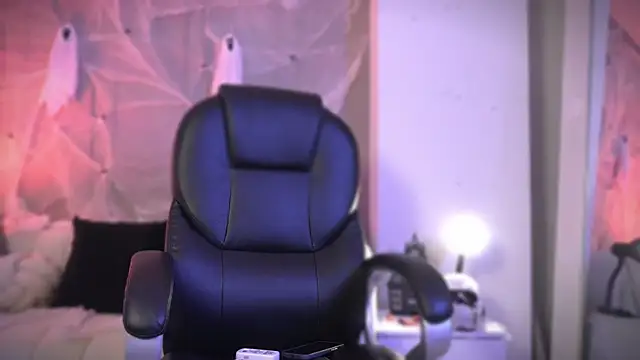 Snapshot of Frank_Farrell chatting on November 1, 12:45 am Frank Farrell online show from November 1, 12:45 am