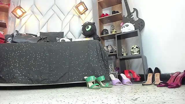 MirandaHaguen online show from December 20, 12:45 pm