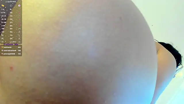 Snapshot of Silvanna-Moree chatting on January 20, 10:26 pm Silvanna-Moree online show from January 20, 10:26 pm