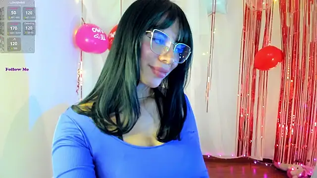 Snapshot of Silvanna-Moree chatting on February 21, 4:48 pm Silvanna-Moree online show from February 21, 4:48 pm