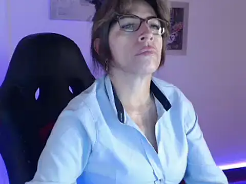 Chayla Ruiz online show from January 23, 4:15 pm