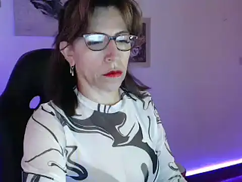 Chayla Ruiz online show from February 3, 2:02 pm