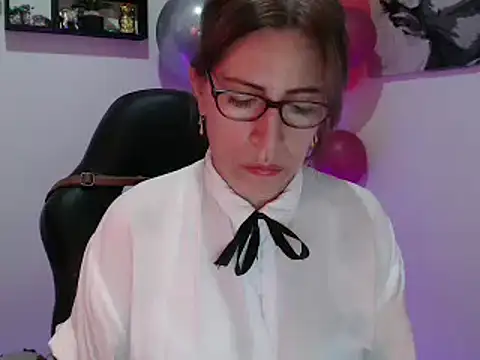 Chayla Ruiz online show from March 4, 9:43 pm