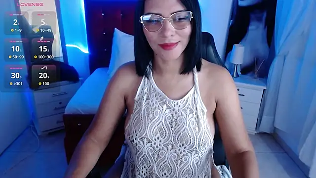 Snapshot of Wanda_Milf chatting on October 1, 8:15 pm Wanda Milf online show from October 1, 8:15 pm