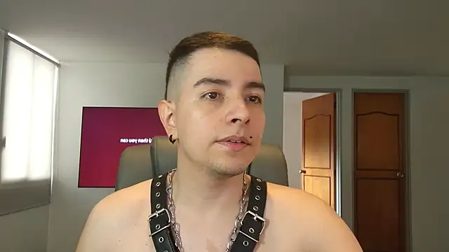 Jhoan saenz online show from October 31, 7:59 pm