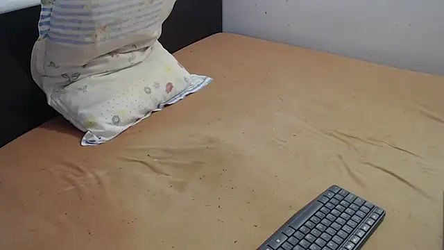 Snapshot of PreciousJohn87 chatting on November 26, 4:02 am PreciousJohn87 online show from November 26, 4:02 am