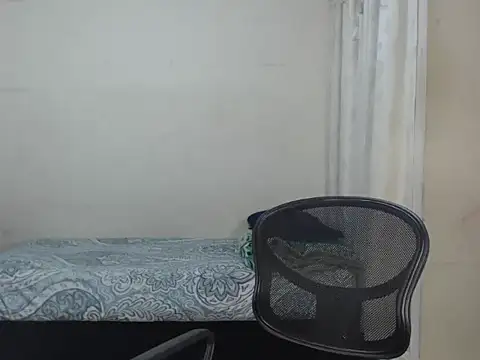 Snapshot of emiliano_hottt chatting on January 26, 6:59 am emiliano hottt online show from January 26, 6:59 am