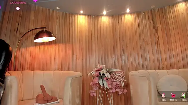 Snapshot of MaryLewis_ chatting on March 17, 5:49 pm MaryLewis online show from March 17, 5:49 pm