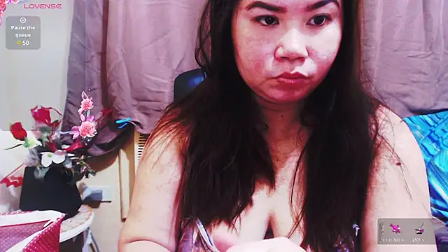 Snapshot of Alliayah_Hollyx chatting on December 11, 2:00 pm Alliayah Hollyx online show from December 11, 2:00 pm