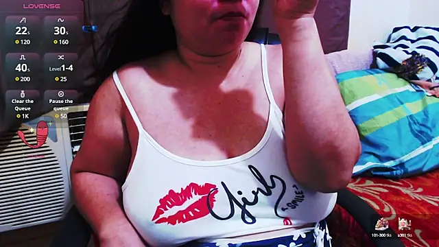 Snapshot of Alliayah_Hollyx chatting on February 10, 5:47 am Alliayah Hollyx online show from February 10, 5:47 am