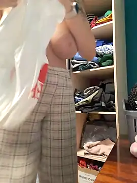 Snapshot of NansyyyaLiannkkaasssssa78 chatting on February 14, 4:41 pm NansyyyaLiannkkaasssssa78 online show from February 14, 4:41 pm