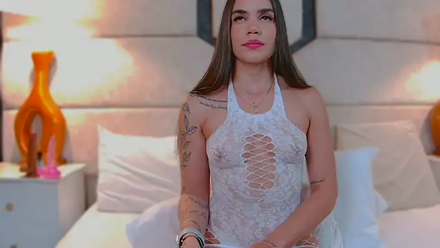 April Cutee online show from March 15, 7:48 pm