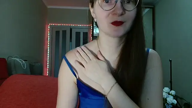 KiraGoldens online show from March 19, 6:17 am