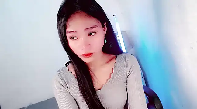 amomentoflust69 online show from December 2, 7:14 am