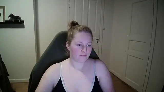 Girlnina-1995 online show from December 17, 7:37 pm