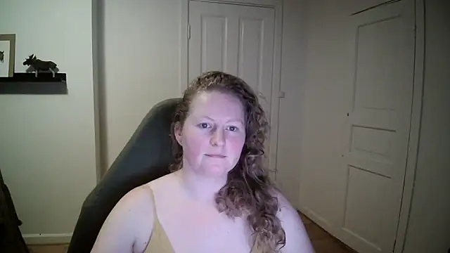 Girlnina-1995 online show from January 2, 6:12 pm