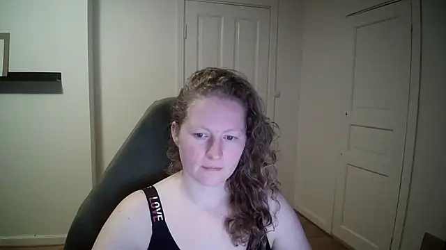 Girlnina-1995 online show from March 4, 9:11 pm