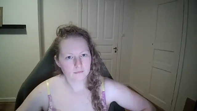 Girlnina-1995 online show from March 5, 1:50 pm