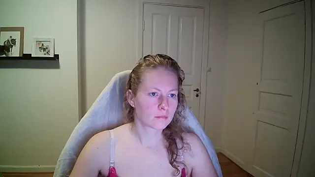 Girlnina-1995 online show from October 20, 6:03 am