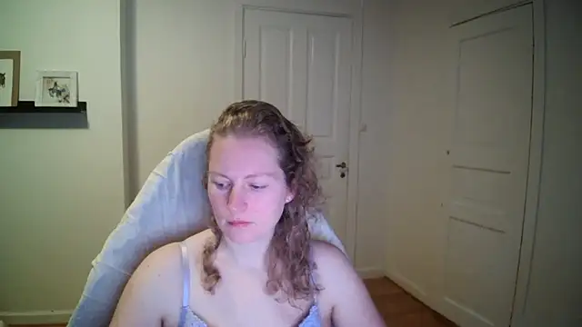 Girlnina-1995 online show from December 1, 9:47 am