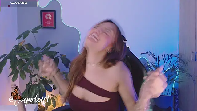 Snapshot of LauPolett chatting on November 22, 4:44 am LauPolett online show from November 22, 4:44 am