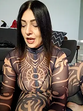 AryaSummersReal online show from April 12, 8:08 am