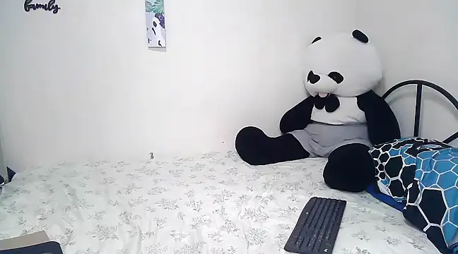 Snapshot of rihanna22 chatting on February 20, 4:18 am rihanna22 online show from February 20, 4:18 am