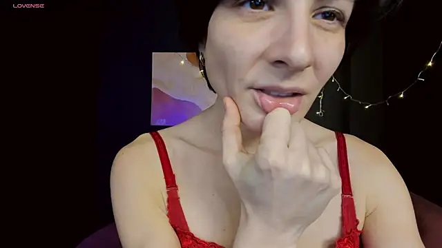 Snapshot of LorenDaze chatting on February 18, 5:21 pm LorenDaze online show from February 18, 5:21 pm