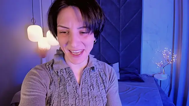 Snapshot of LorenDaze chatting on March 12, 1:40 pm LorenDaze online show from March 12, 1:40 pm