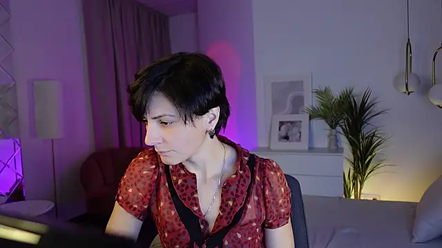 Snapshot of LorenDaze chatting on November 12, 2:06 pm LorenDaze online show from November 12, 2:06 pm