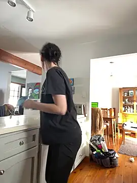 Snapshot of XXlolaXX chatting on January 20, 7:14 pm XXlolaXX online show from January 20, 7:14 pm