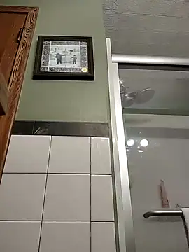 eatmeplease44 online show from January 20, 9:32 pm