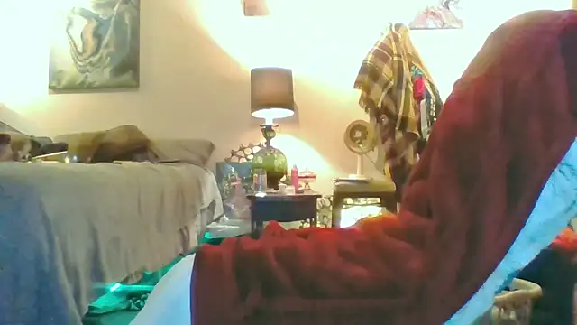 eatmeplease44 online show from September 26, 1:59 pm