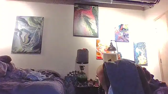 eatmeplease44 online show from November 14, 8:40 pm