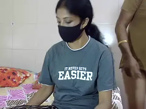 Snapshot of Indian_Horny_Wife chatting on October 4, 6:00 am Indian Horny Wife online show from October 4, 6:00 am