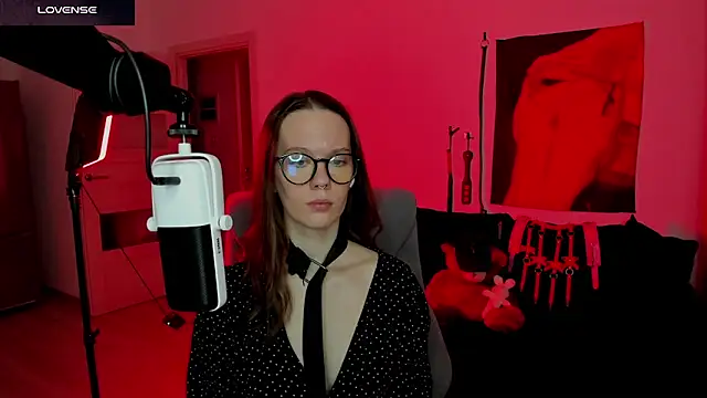 DivineBite online show from April 7, 5:13 pm