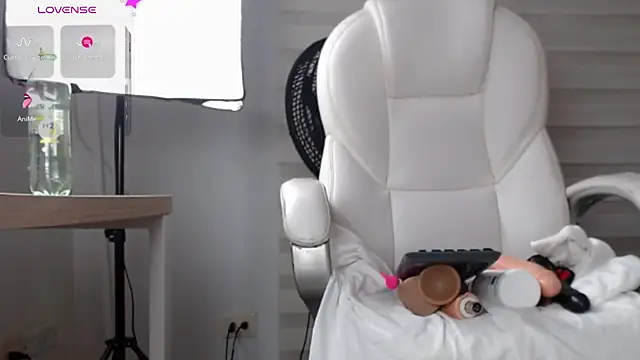 Snapshot of kimara_lion chatting on March 12, 9:34 am kimara lion online show from March 12, 9:34 am