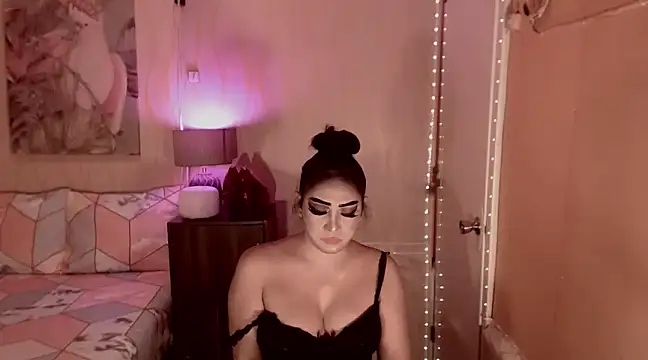 Snapshot of Biancafoxie chatting on December 17, 9:28 am Biancafoxie online show from December 17, 9:28 am