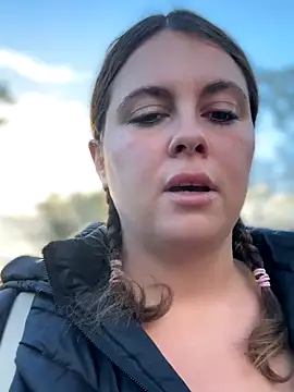 Snapshot of Samantha_official chatting on November 18, 8:19 am Samantha official online show from November 18, 8:19 am