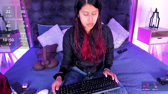 Snapshot of Karlagonzales_ chatting on November 6, 9:43 am Karlagonzales online show from November 6, 9:43 am