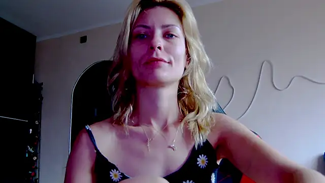 karo123421 online show from October 12, 8:35 am