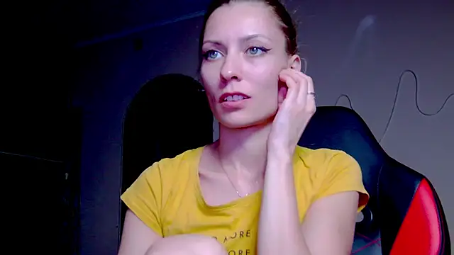 karo123421 online show from October 14, 4:08 pm