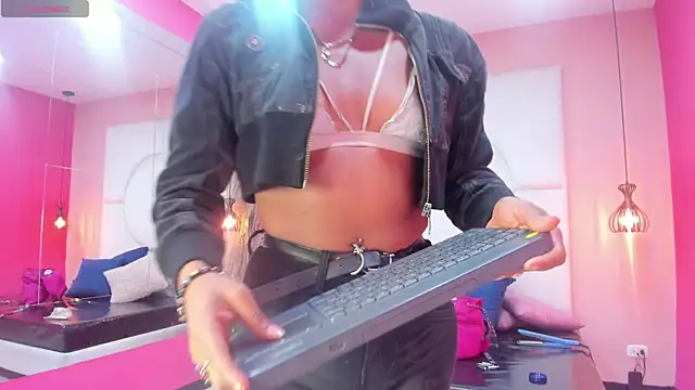 Snapshot of SilvanaCapelli chatting on January 23, 11:26 am SilvanaCapelli online show from January 23, 11:26 am