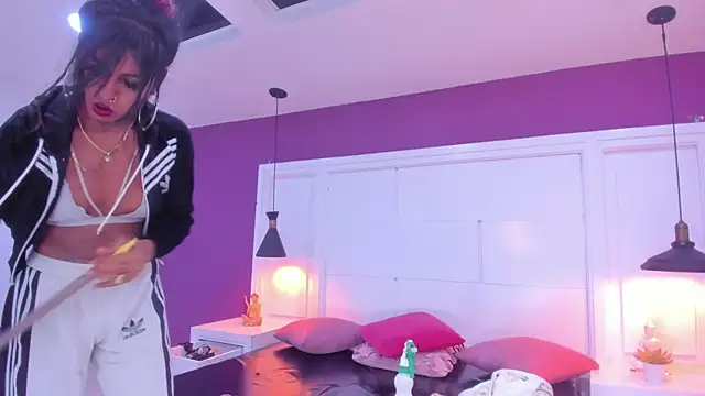 Snapshot of SilvanaCapelli chatting on February 1, 5:49 am SilvanaCapelli online show from February 1, 5:49 am