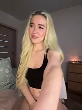 xDinnax online show from February 28, 7:15 am