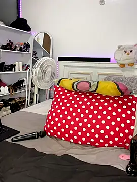 peeky pinky online show from November 13, 10:03 am