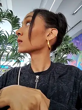 Leaberry online show from November 18, 5:06 pm