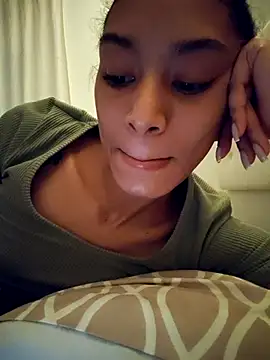 Leaberry online show from December 5, 1:47 am