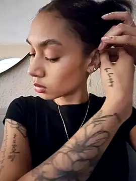 Leaberry online show from February 23, 10:51 pm